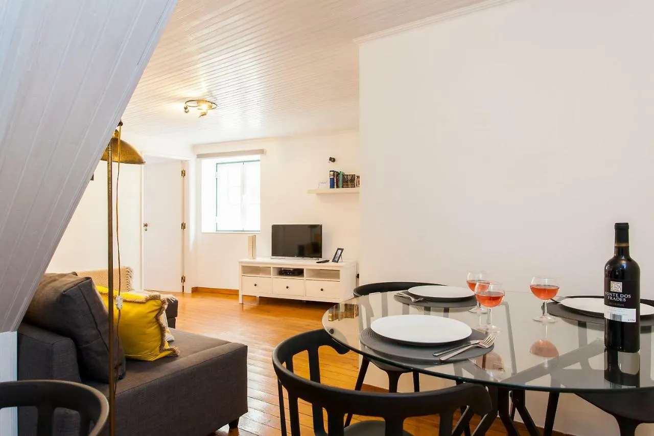 Joivy Charming Apt Near Fado Museum Lisbon
